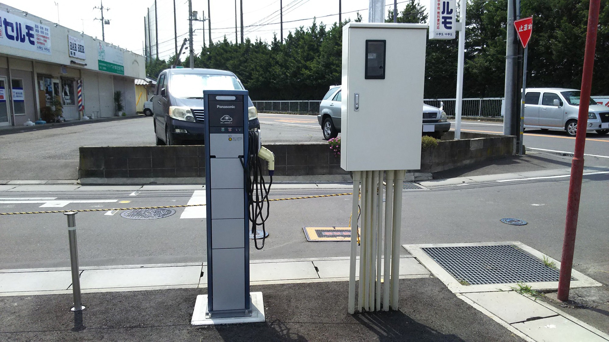 電気自動車の充電スタンド