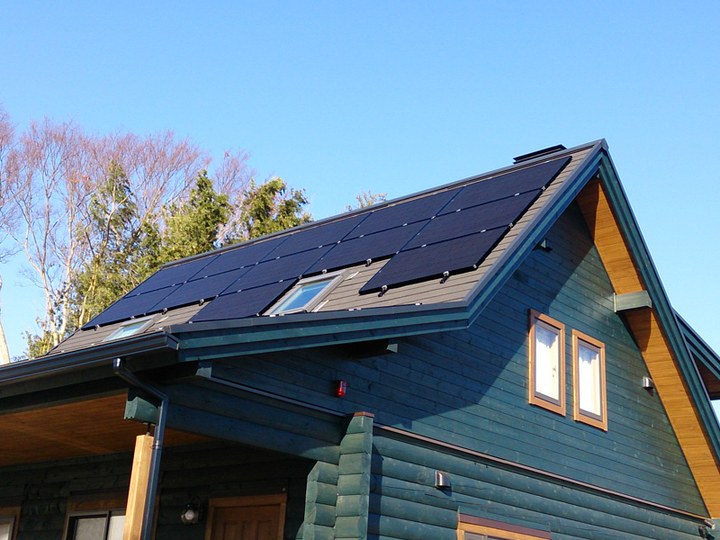 ソーラーワールド製 太陽光発電システムの設置