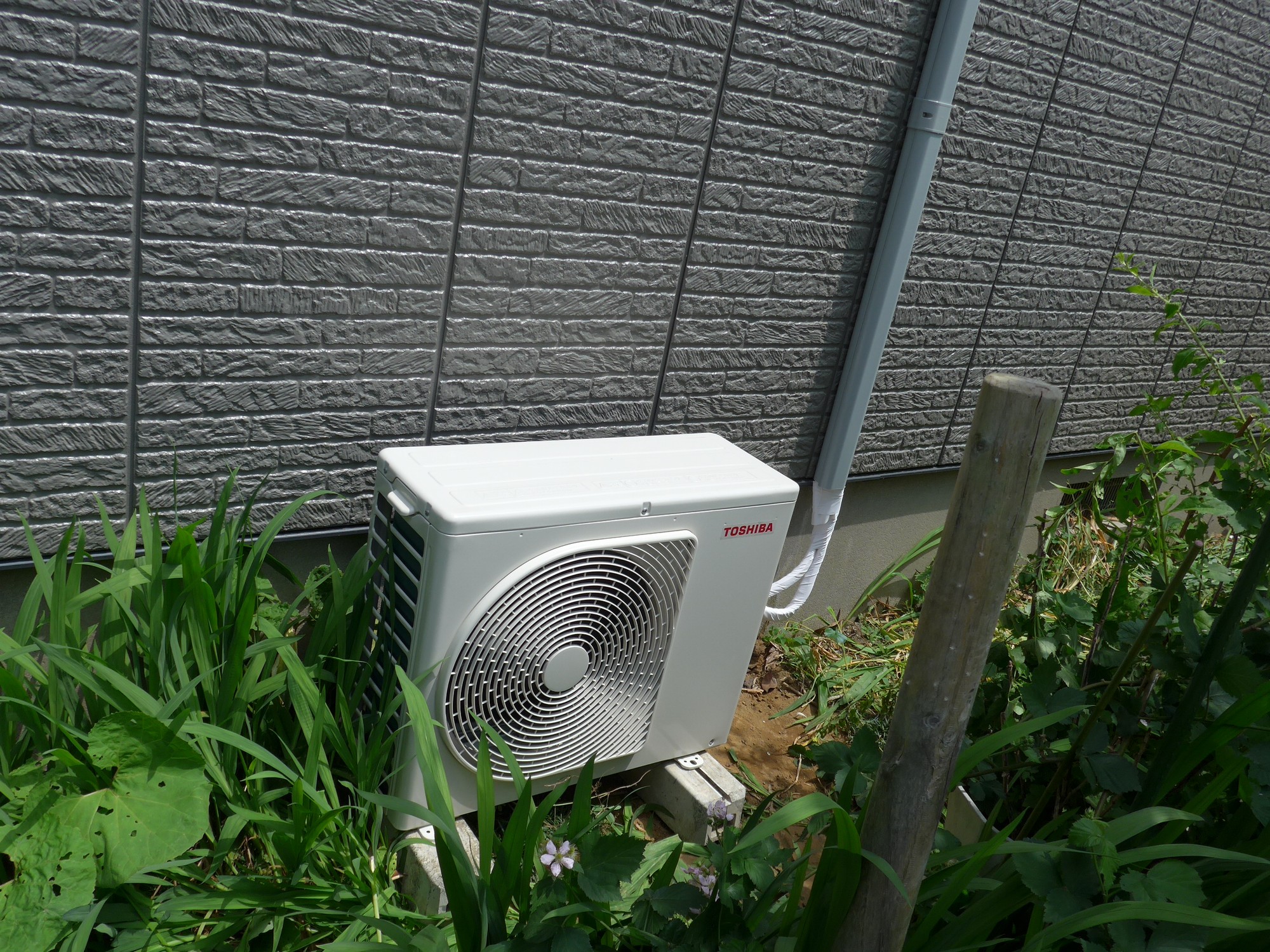 2階エアコン交換 施工写真2