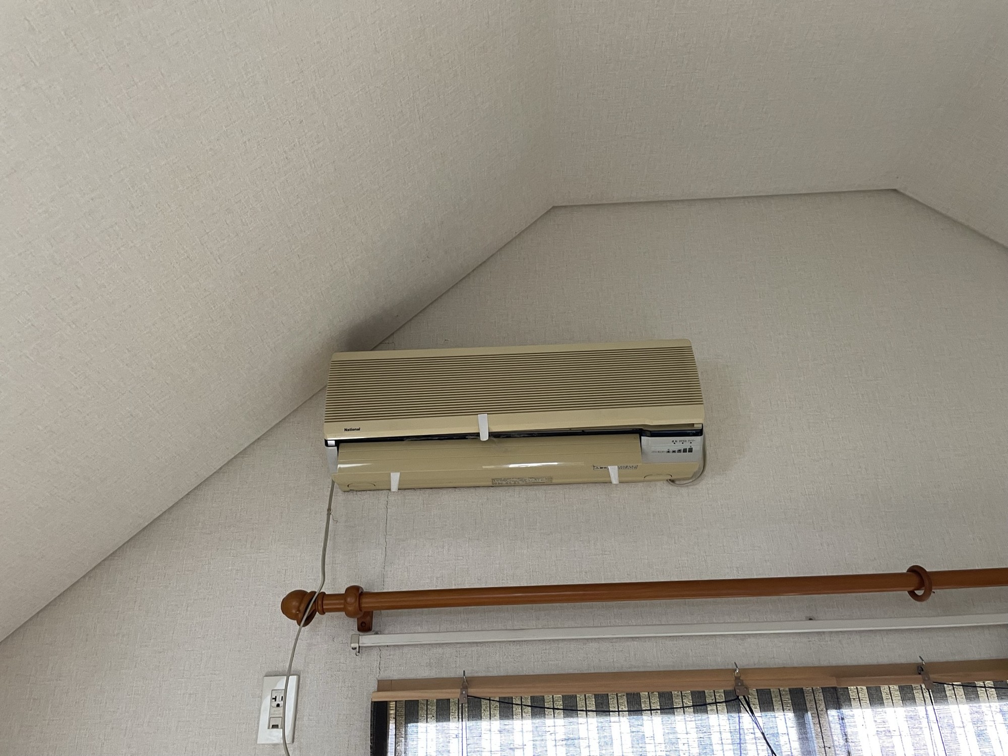2階エアコン交換 施工写真3